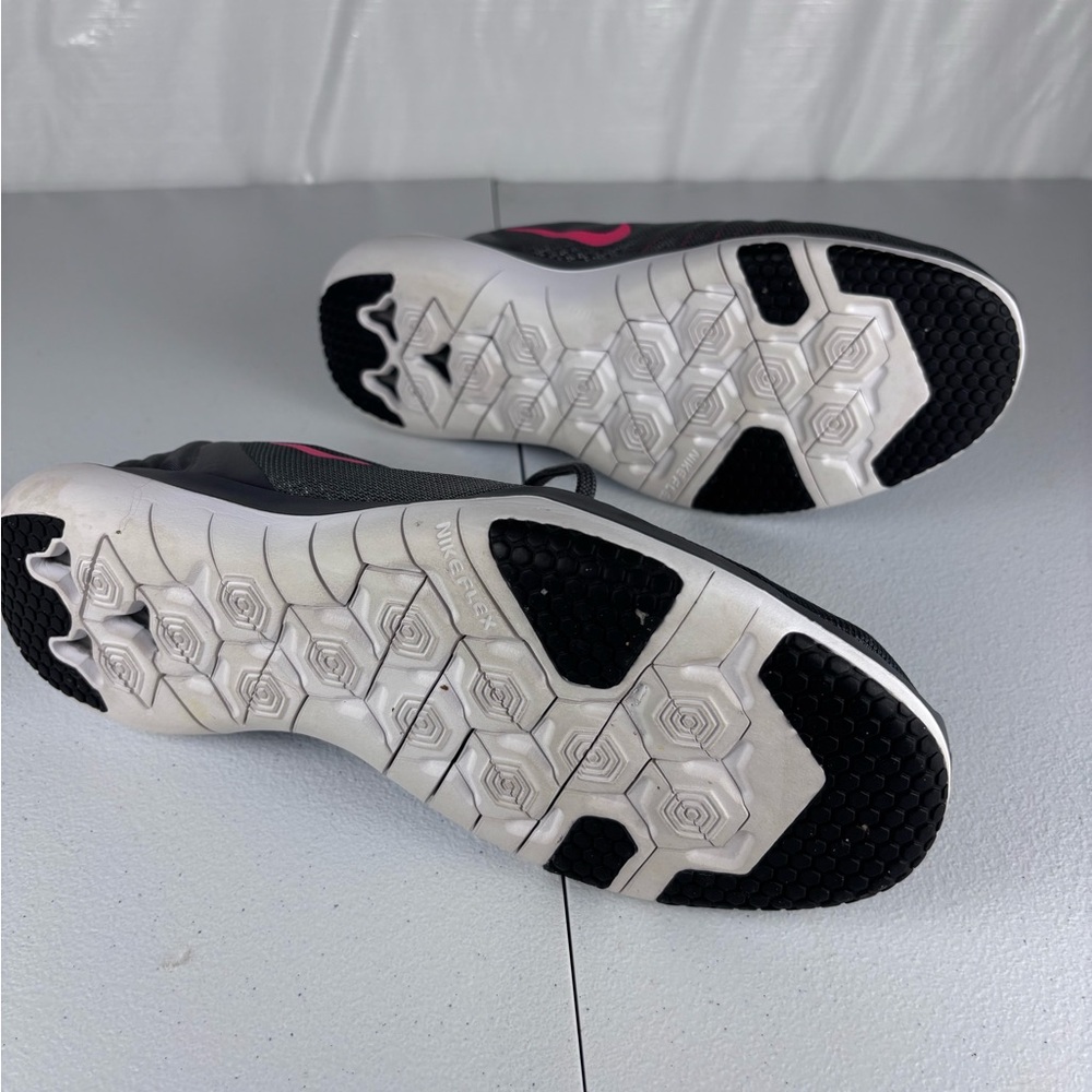 Nike Flex Supreme TR 5 Flywire Women’s Size 10W (EU 42) Dark Grey / Hot Punch - Picture 8 of 9